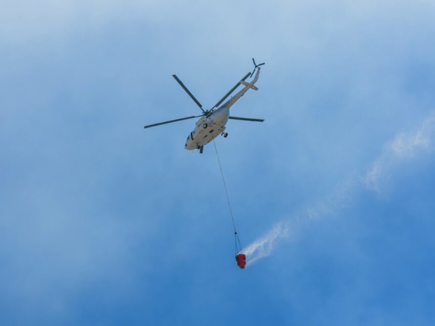 Photo heavy lift helicopter operation