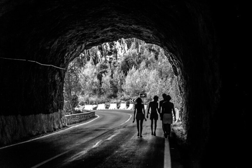 Photo 1956 tunnel visitors vintage photos