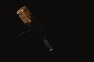 Photo tunnel noise microphone recording
