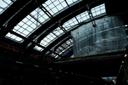 Photo Berlin tunnel warehouse cover