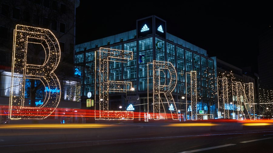 Photo Berlin tunnel warehouse cover